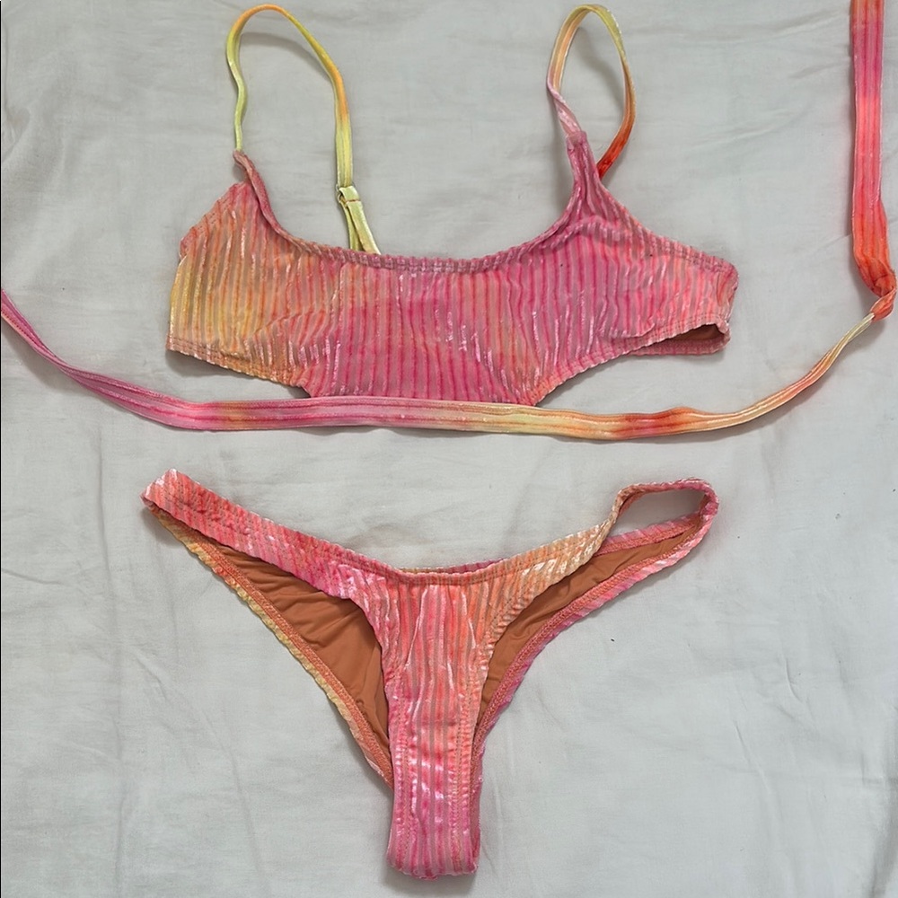 Dippin Daisy’s Bikini Set